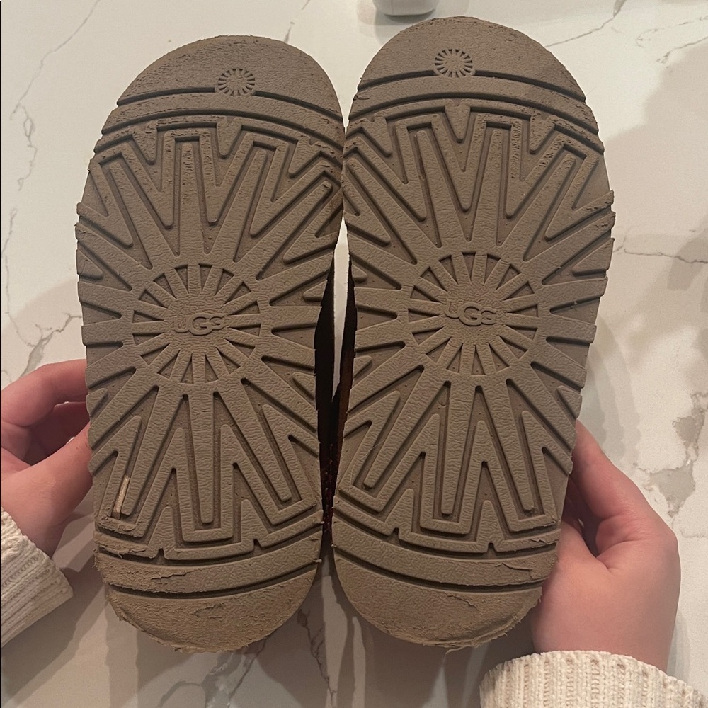 UGG Brown Slippers with Red Trim - Picture 3 of 4